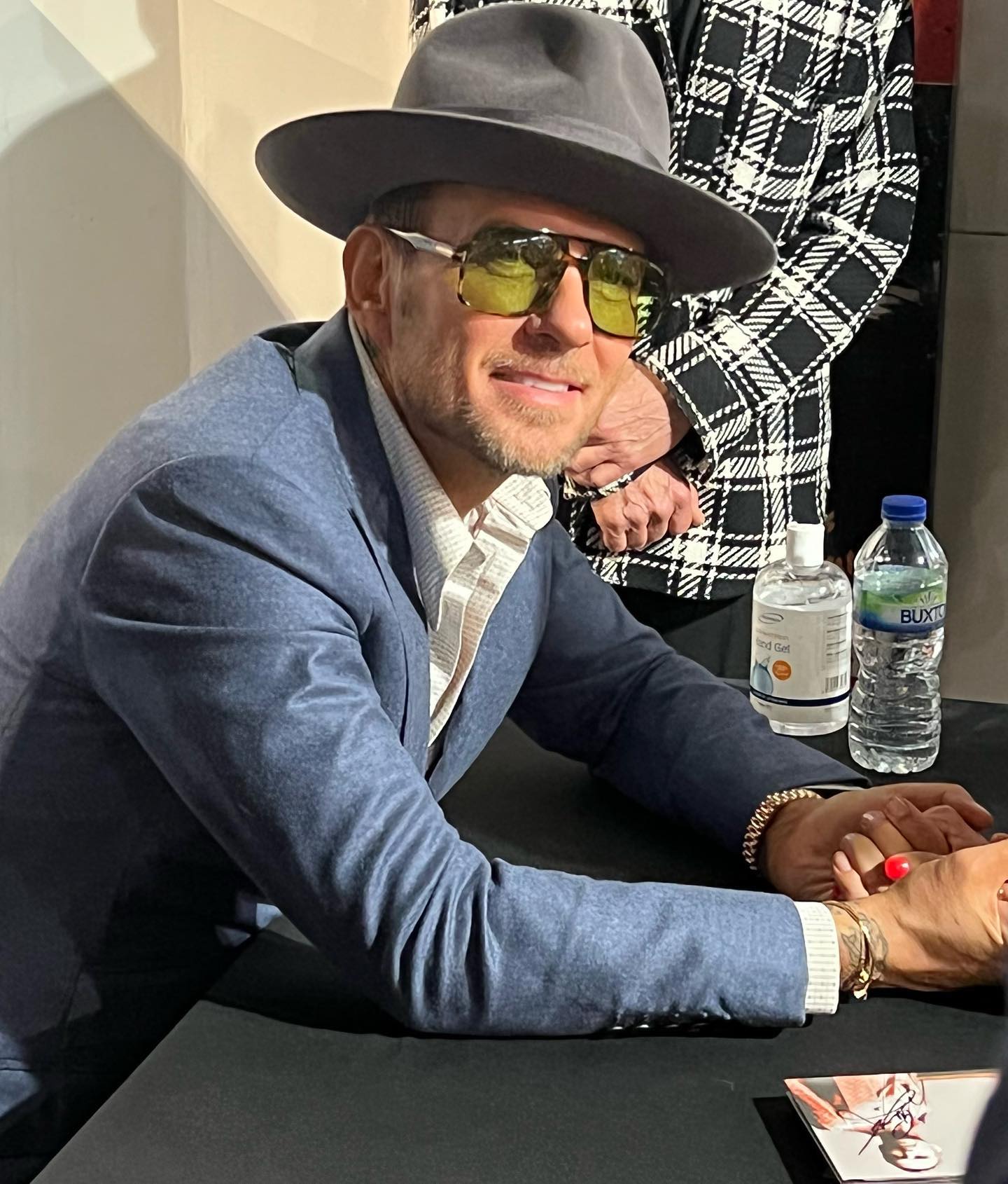 Matt Goss signed his fans albums for over 4 hours at HMV Westfield White City today, chatting to his fans and having his photo taken with everyone who waited. This man makes sure every person in the queue gets their album signed, no matter how long it takes.
He is a true gentleman!

#mattgoss #bros #westfieldwhitecity #newmusic #music #singer #london #songwriter #singersongwriter #instamusic #musician #musicartist #musiciansofinstagram #musicbusiness #musicindustry #hmvwestfield #newalbum #newsingle #albumsigning #betterwithyou #thebeautifulunknown #saved