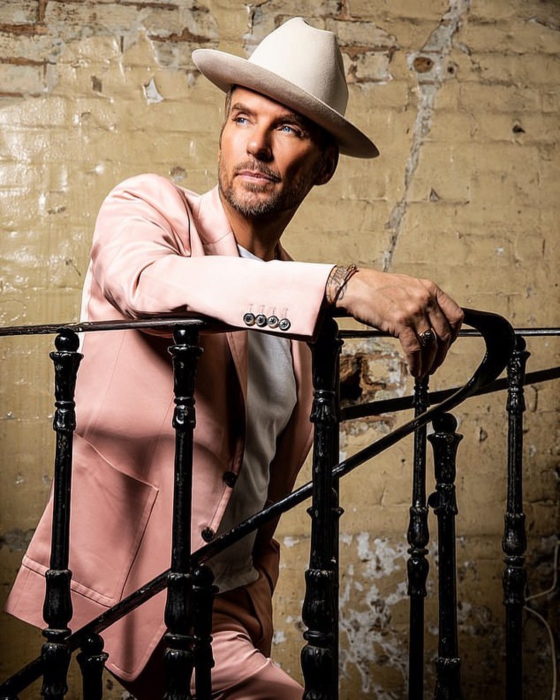 2 weeks ago we were partying at The London Palladium. Who wants to do it again?

#mattgoss #bros #newmusic #music #singer #london #songwriter #singersongwriter #instamusic #musician #musicartist #musiciansofinstagram #musicbusiness #musicindustry #livemusic #newalbum #newsingle #somewheretofall #betterwithyou #thebeautifulunknown #saved